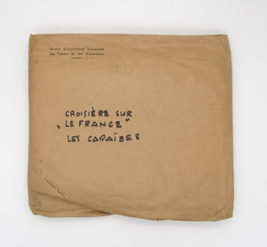 Ensemble de documents relatifs au paquebot France, à l'entreprise Air France et le voyage transatlantique. undefined