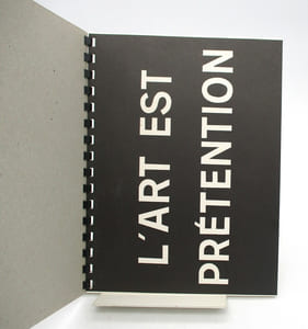 This is just another catalog containing just another lot of jab (stupid talk) about another egoist named Ben [L'Art est prétention]