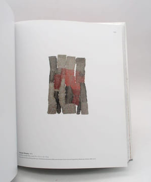 Sheila Hicks 50 years. SIMON (Joan); FAXON (Susan C.)