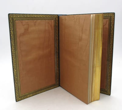 Mémoires de madame Campan sur la vie privée de Marie-Antoinette. CAMPAN (Henriette)