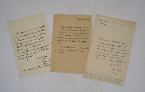 3 lettres autographes dont 2 signées. SCRIBE (Eugène)