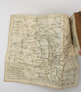 Éclaircissemens géographiques sur l'ancienne Gaule précédés d'un Traité des mesures itinéraires des romains, et de la lieue gaulois