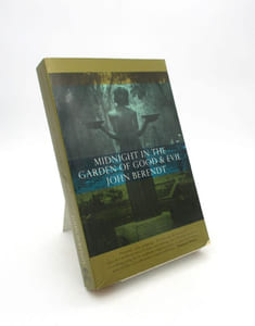 Midnight in the Garden of Good and Evil. A Savannah Story.