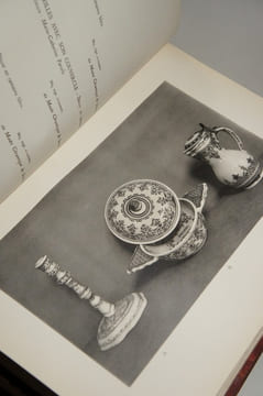 Répertoire de la faïence française, publié à l'occasion de l'Exposition rétrospective de la Faïence Française au Musée des Arts Décoratifs. CHOMPRET ...