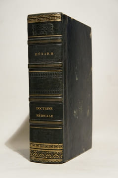 Doctrine médicale de l'école de Montpellier, et comparaison de ses principes avec ceux des autres écoles d'Europe, par Bérard. / Suivi de : Paris et ...