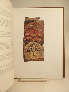 Cent planches en couleurs d'art musulman : céramiques, tissus, tapis. Introduction et notices par Raymond Koechlin et Gaston Migeon.