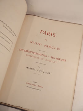 Paris au XVIIIe siècle. Ses divertissements, ses moeurs. Directoire et Consulat.. FOUQUIER (Marcel)