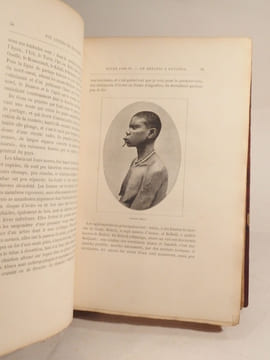 Dix années en Equatoria. Le retour d'Emin Pacha et l'expédition Stanley. Ouvrage traduit avec l'autorisation de l'auteur par Louis de Hessem et ...