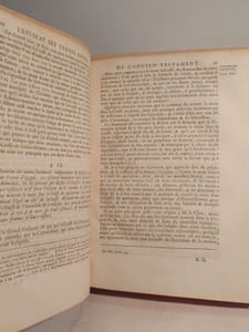 Explications de plusieurs textes difficiles de l'Ecriture, qui jusqu'à présent n'ont été ni bien entendus, ni bien expliquez par les Commentateurs. Avec des regles certaines pour l'intelligence du sens litteral de l'ancien et du nouveau Testament. Ouvrage enrichi d'Antiques gravées en taille-douce. Par le R. P. Dom*** Religieux bénédictin de la Congrégation de Saint Maur.