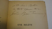 Jerome et Jean THARAUD Une relève. Plon, Paris 1924 - In-8 broché, 247 pages. Edition originale, bon état Envoi autographe de l'auteur.. THARAUD Une ...