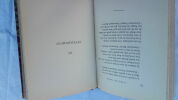 DEROULEDE (PAUL) Chants du paysan Paris, Calmann Levy, 1894. In-12 (16,8 X 12,2 cm), 110 pp., belle petite reliure percaline. Edition originale. ...