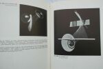 Bauhaus - Moholy-Nagy, László. Von Material zu Architektur. Faksimile der 1929 erschienenen Erstausgabe mit einem Aufsatz von Otto Stelzer und einem ...