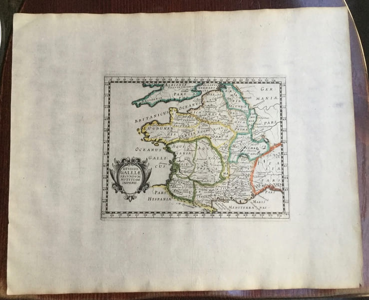 GALLIAE DIVISIO SECUNDUM NOTITIAM IMPERI. Theatrum geographique Europae veteris. Carte de la Gaule ancienne. . Briet (Philippe)
