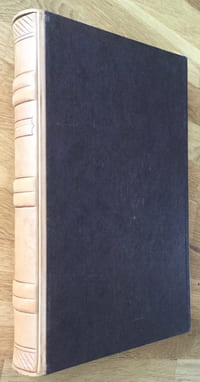 Bestiarum. Fac-similé du manuscrit du Bestiaire Ashmole 1511, conservé à la Bodleian Library d'Oxford, accompagné des commentaires de Xénia Muratova et Daniel Poirion et de la traduction en français par Marie-France Dupuis et Sylvain Louis.