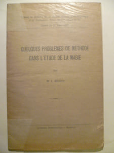 Quelques problèmes de méthode dans l'étude de la magie.