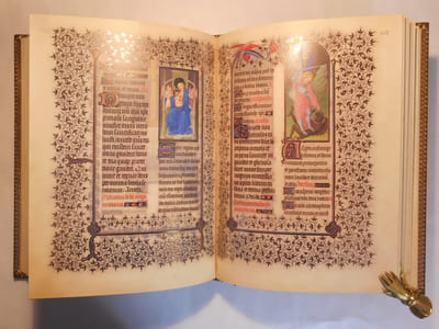 Les belles heures du Duc de Berry: MS. du Metropolitan Museum of Art, The Cloisters Collection, New York.  (Facsimile - 2 VOLUMES - COMMENTAIRES EN Français).