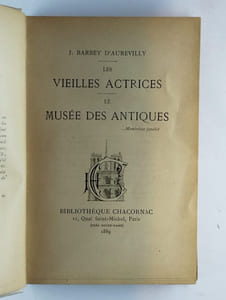 Les vieilles actrices. Le musée des antiqués.