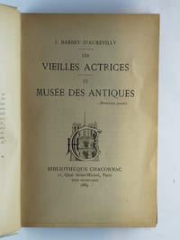 Les vieilles actrices. Le musée des antiqués.