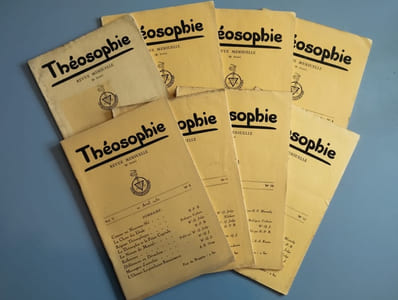 Théosophie. Revue mensuelle. Vol. 5. 8 numéros de septembre 1929 à août 1930. MANQUE les n° 5, 6, 7, 12.