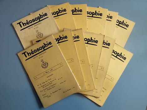 Théosophie. Revue mensuelle. Vol. 10. 12 numéros de septembre 1934 à août 1935. COMPLET.. COLLECTIF,
