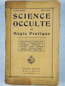 Science occulte et magie pratique. L'homme en rapport avec les énergies secrètes de l'univers - Les phénomènes occultes et leur déterminisme - L'ascèse magique - Rituel de magie - Talismans - Envoûtements - Evocations - Perception de l'invisible - Clé des grands mystères - La mort et l'au-delà.
