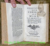 Mémoires sur l'éducation des vers a soie. Divisés en trois partie, avec un Traité sur la Culture des Mûriers, & un sur l’origine du Miel.