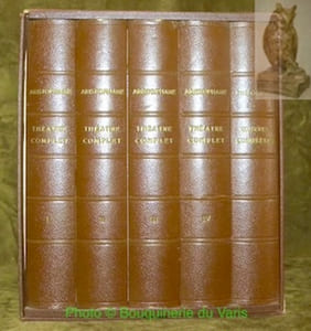 Théâtre complet. Traduction nouvelle de Maurice Rat. Illustrations de Charles Clément. 4 Volumes complets + 1 volume: Oeuvres complètes (Théocrite). Traduction nouvelle de Maurice Rat, illustrée de cinquante-deux dessins au roseau par Charles Clément.