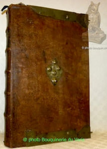 Antiphonaire Romain, comprenant les Vêpres, les Petites Heures et les Laudes pour toute l’année. Les Matines. De la Nativité de N. S., des trois derniers jours de la Semaine Sainte, du jour de Pâques, de la Pentecôte, de la Fête du Saint-Sacrement, de la Toussaint, des Morts et de la Dédicasse de l’Eglise; Avec les Psaumes qui se chantent aux diverses parties de l’Office pendant tout le cours de l’année. Nouvelle édition.