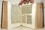 Deutliche Erklärüng Derer Institutionum Kaysers Justiniani, Worinnen Der Text selbsten, in Teutch- und Lateinischer Sprache neben einander ...