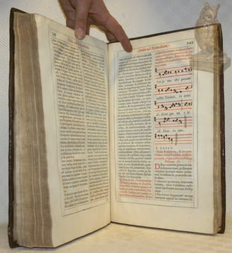 Pontificale Romanum Clementis VIII. Pont. Max. Iussu restitutum, atque editum.. Anonyme.