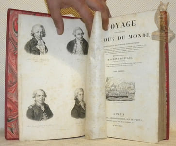 Voyage pittoresque autour du monde. Résumé général des voyages de découvertes de Magellan, Tasman, Dampier, Anson, Byron, Wallis, Carteret, Bougainville, Cook, Lapérouse, G. Blich, Vancouver, D’Entrecasteaux, Wilson, Baudin, Flinders, Krusenstern, Porter, Kotzebue, Freycinet, Bellinghausen, Basil Hall, Duperrey, Paulding, Beechy, Dumont d’Urville, Lutke, Dillon, Laplace, B. Morrell, etc. Accompagné de cartes et de nombreuses gravures en taille-douce sur acier, d’après les dessins de M. de Sainson, dessinateur dur Voyage de l’Astrolabe. Tome premier et tome second. (2 Volumes, complet).