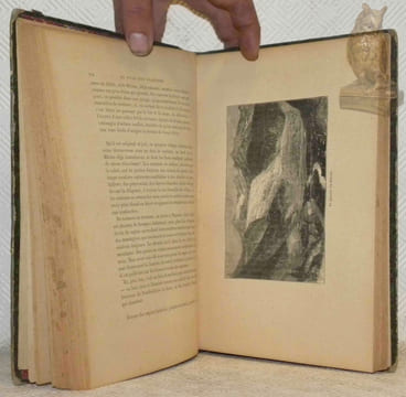 Au pays des glaciers. Vacances en Suisse. Illustrations de Regamey, Spech, Weber, etc. Deuxième édition.. TISSOT, Victor.