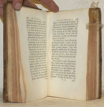 Lettres sur les Anglois et les François et sur les voiages.. (MURALT, Béat Louis de).