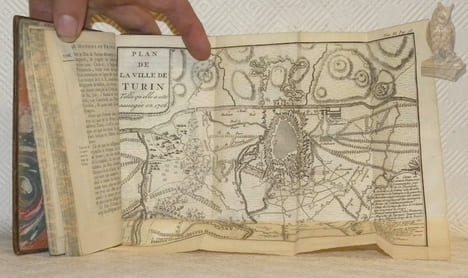 Histoire du Prince François Eugene de Savoie, generalissime des Armées de l’Empereur et de l’Empire. Enrichie des Plans de Batailles & des Médailles ...
