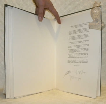 Le minotaure d’octobre. Avec dix-neuf eaux-fortes originales de Hans Erni.. ELLENBERGER, Jean-Marie. - ERNI, Hans (illustrations de).