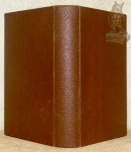 Dictionnaire des produits chimiques commerciaux et des drogues industrielles. Troisième édition, entièrement refondue.