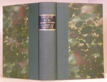 La fin du monde antique et le début du moyen âge.Edition revue et corrigée, avec des notes additionnelles, 3 planches et 3 cartes hors ...