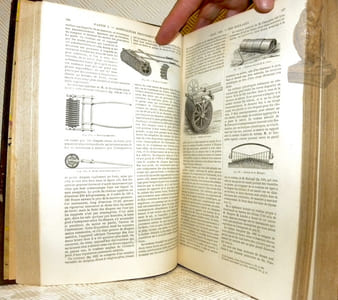 Le livre de la ferme et des maisons de campagne. Par une réunion d’agronomes, de savants et de praticiens. Nouvelle édition entièrement refondue (6e tirage). Directeur M. Pierre Joigneaux. 2 Volumes. I: Agriculture proprement dite. - Zootechnie. II: Arboriculture. - Viticulture. Horticulture. Sylviculture. - Connaissances utiles.