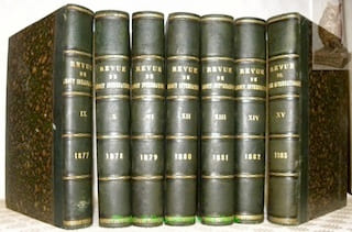 Revue de droit international et de législation comparée. 7 Volumes: Tome IX 1877, 636 p.Tome X 1878, 696 p.Tome XI 1879, 678 p.Tome XII 1880, 692 p.Tome XIII 1881, 680 p.Tome XIV 1882, 650 p.Tome XV 1883, 640 p.