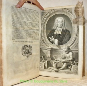Diodori Siculi Bibliothecae Historicae, Libre Qui Supersunt, Interprete Laurentio Rhodomano. Ad Fidem Mss. recensuit Petrus Wesselingius, atque Henr. Stephani, Laur. Rhodomani, Fulvii Ursini, Henr. Valesii, Jacobi Palmerii & suas Adnotationes, com Indicibus Locupletissimis, Adjecit. 2 Volumes.