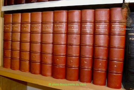 Mémoires de Casanova de Seingalt écrits par lui-même. Illustré de 200 hors-texte en couleurs d’après les aquarelles originales d’Auguste Leroux. 10 ...