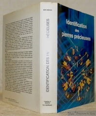 Idendification des pierres precieuses. Première édition française. Traduction et adpatation d’après la huitième édition anglaise par C. A. Schiffmann. ...