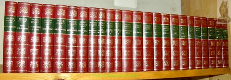 Collection des oeuvres de Victor Hugo présentées par Jean-louis Cornuz. 24 Volumes complets. Bug-Jargal. - Han d’Islande. - Notre-Dame de Paris. - Les ...