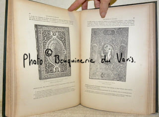 Les Arts du bois, des tissus et du papier. Mobilier national et privé. Tapisseries. Tissus. Objets orientaux. Livres et reliures. Gravures. Papiers ...