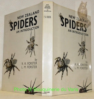 New Zealand Spiders. An Introduction. With 132 color photographs ans 164 drawings and photographs.. FORSTER, R. R. - FORSTER, L. M.