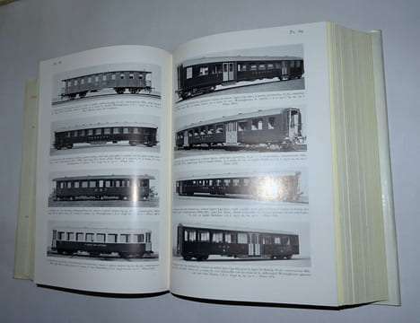 LES CHEMINS DE FER SUISSES APRÈS UN SIÈCLE 1847-1947. Mis à jour au moment de la parution de chaque volume.. PASCHOUD Maurice et THIESSING René, sous ...