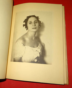ANNA PAVLOVA. LEVINSON