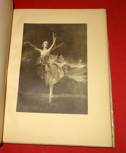 ANNA PAVLOVA