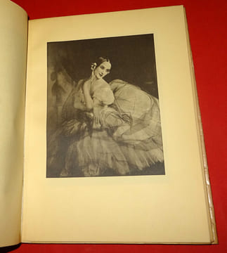 ANNA PAVLOVA. LEVINSON