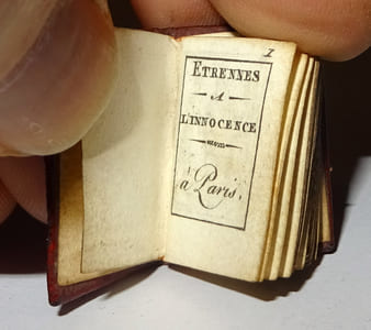 ÉTRENNES À L'INNOCENCE À PARIS - Livre MINUSCULE, LILLIPUTIEN, MINIATURE